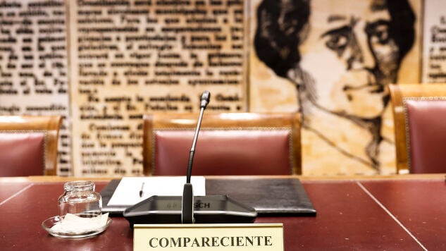 Vista de la silla vac&iacute;a reservada para el ministro de Exteriores, Jos&eacute; Manuel Albares en la Comisi&oacute;n del Senado sobre la crisis en Ceuta
