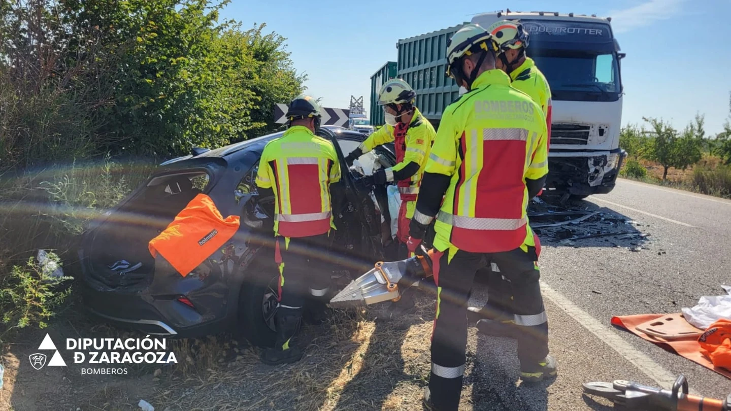 Cuatro personas han fallecido y otra ha resultado herida grave en un accidente de tráfico registrado en la N-122 Cuatro personas han fallecido y otra ha resultado herida grave en un accidente de tráfico registrado en la N-122