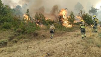 Incendio forestal en Las Pe&ntilde;as de Riglos (Huesca).