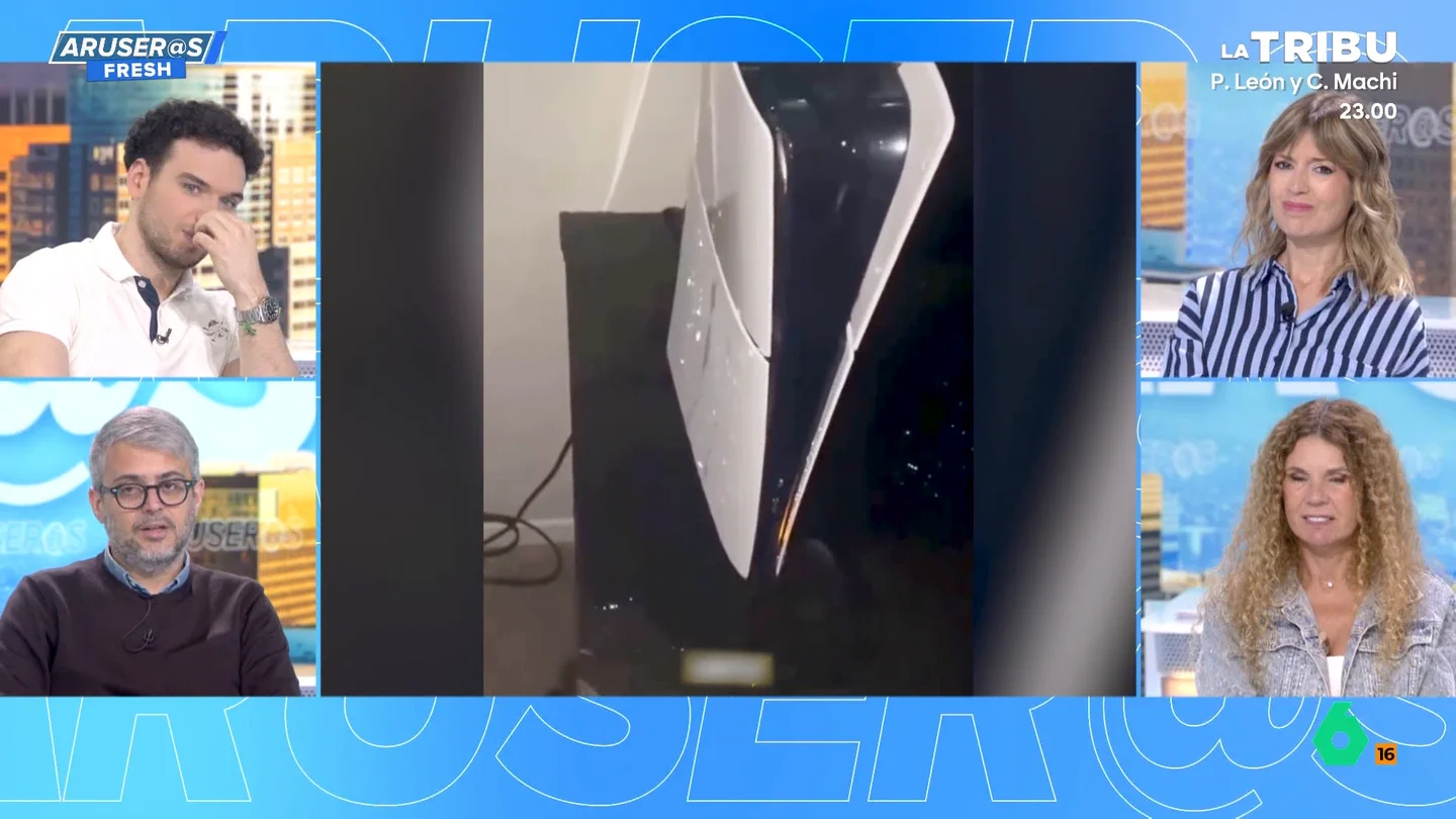 El viral cabreo de una mujer con su marido que acaba 'ahogando' su PlayStation 5 El viral cabreo de una mujer con su marido que acaba 'ahogando' su PlayStation 5