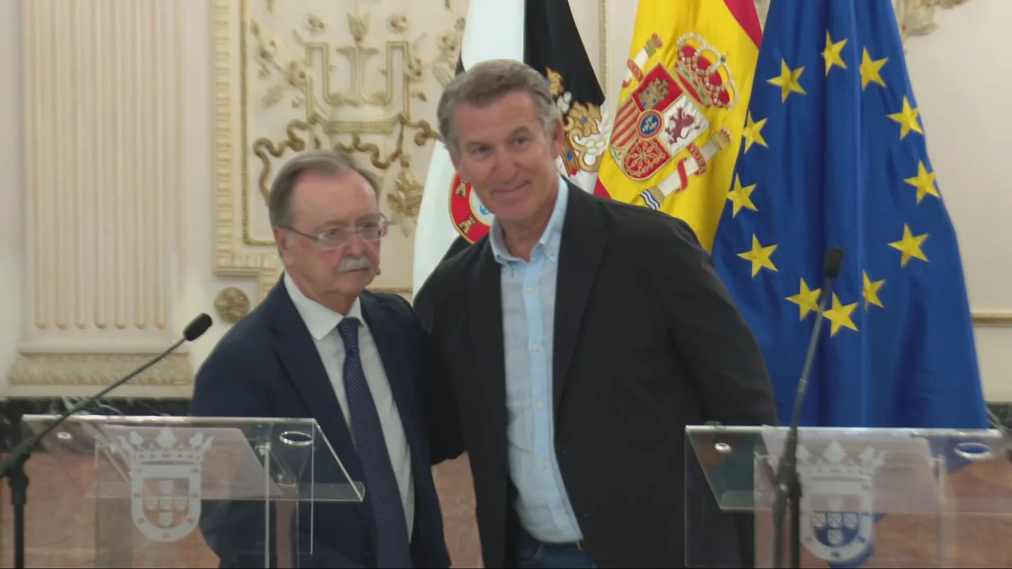 El presidente de Ceuta, Juan Jesús Vivas, y el líder del PP, Alberto Núñez Feijóo, este miércoles en la ciudad autónoma. El presidente de Ceuta, Juan Jesús Vivas, y el líder del PP, Alberto Núñez Feijóo, este miércoles en la ciudad autónoma.