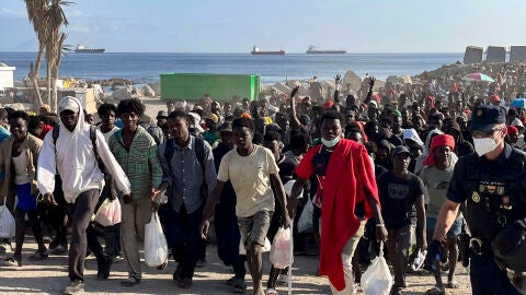 Decenas de migrantes, en Ceuta