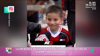 Un reportero est&aacute; charlando con la afici&oacute;n del River Plate cuando encuentra a un ni&ntilde;o con un nombre sorprendente. Su padre llega, incluso, a mostrarle el documento de identidad del peque&ntilde;o para mostrar que su nombre es real. 