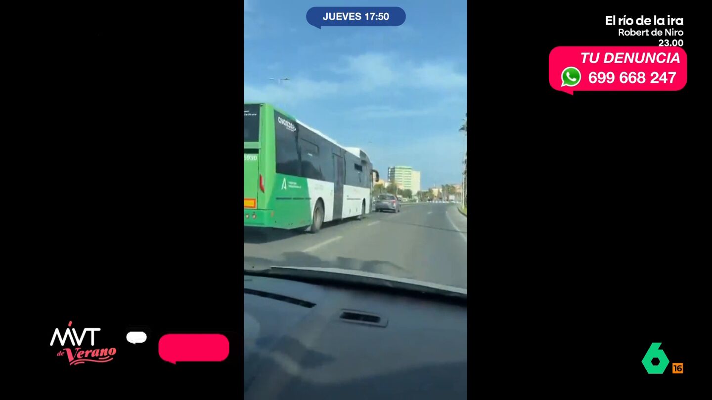 El veh&iacute;culo circula por la N-351 causando una gran alarma entre el resto de conductores. Es tal el miedo que genera que la pasajera de otro veh&iacute;culo decide grabarla para que quede constancia de su imprudencia.