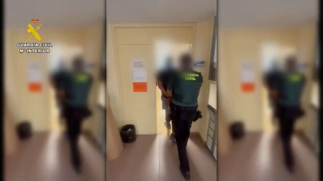 La Guardia Civil detiene al presunto autor de ocho robos con fuerza en veh&iacute;culos en Majadahonda, Madrid
