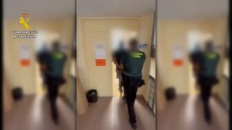 La Guardia Civil detiene al presunto autor de ocho robos con fuerza en veh&iacute;culos en Majadahonda, Madrid