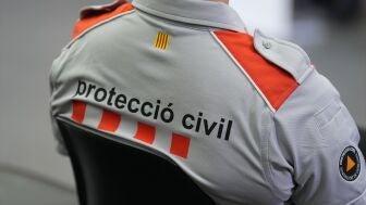 Un agente de Protecci&oacute; Civil.