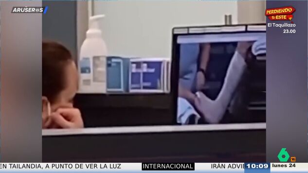 La viral reacci&oacute;n de un paciente al descubrir que la enfermera necesita un tutorial para ponerle una f&eacute;rula