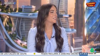 La "novatada" a Elena Godessart como nueva colaboradora de Aruser@s: "Te dejamos que te quites las mangas"