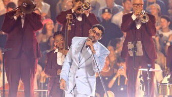 El cantante puertorrique&ntilde;o Bad Bunny en el cierre de su gira internacional 'Deb&iacute; tirar m&aacute;s fotos' en San Juan (Puerto Rico).