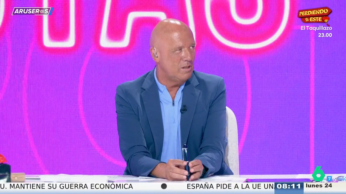 Alfonso Arús se sincera en directo: "Ester Expósito y Mbappé yo creo que ni son pareja, ni en una foto salen riendo" Alfonso Arús se sincera en directo: "Ester Expósito y Mbappé yo creo que ni son pareja, ni en una foto salen riendo"