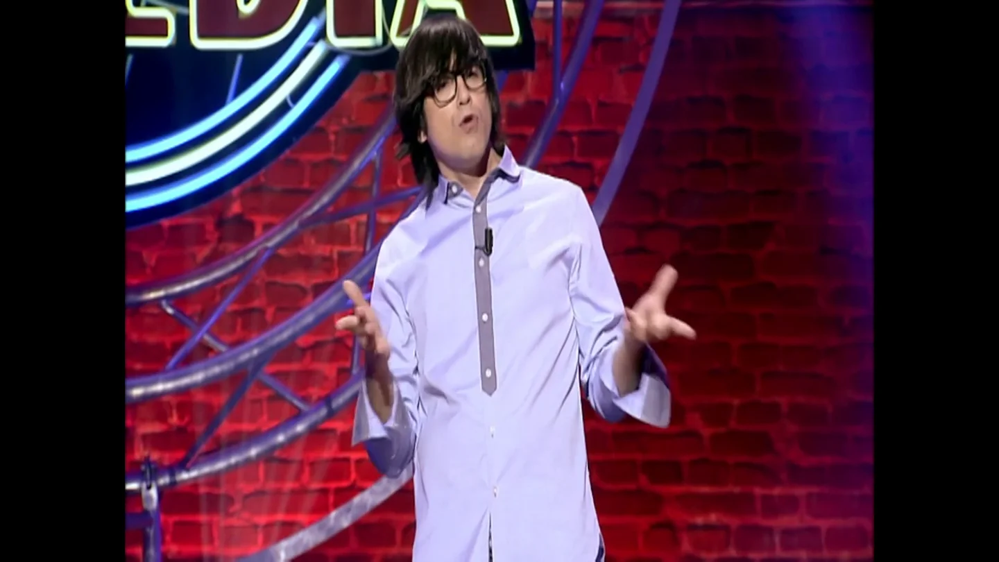 Luis Piedrahita se hace las preguntas más absurdas de la vida en su monólogo: "¿Qué pasa si bebes veneno caducado?" Luis Piedrahita se hace las preguntas más absurdas de la vida en su monólogo: "¿Qué pasa si bebes veneno caducado?"