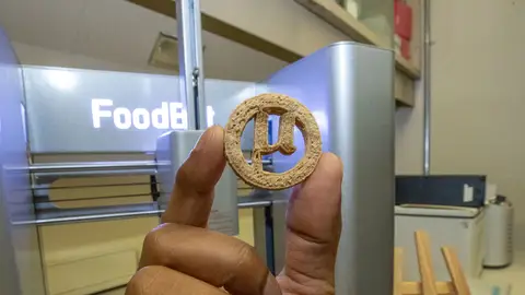 La galleta hecha de plástico: el posible alimento de los astronautas del futuro La galleta hecha de plástico: el posible alimento de los astronautas del futuro