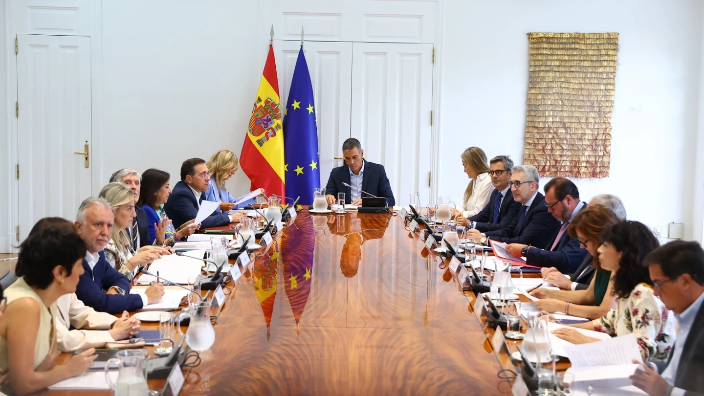 El presidente del Gobierno, Pedro Sánchez, preside la reunión extraordinaria del Consejo de Seguridad Nacional, en el Complejo de la Moncloa. El presidente del Gobierno, Pedro Sánchez, preside la reunión extraordinaria del Consejo de Seguridad Nacional, en el Complejo de la Moncloa.