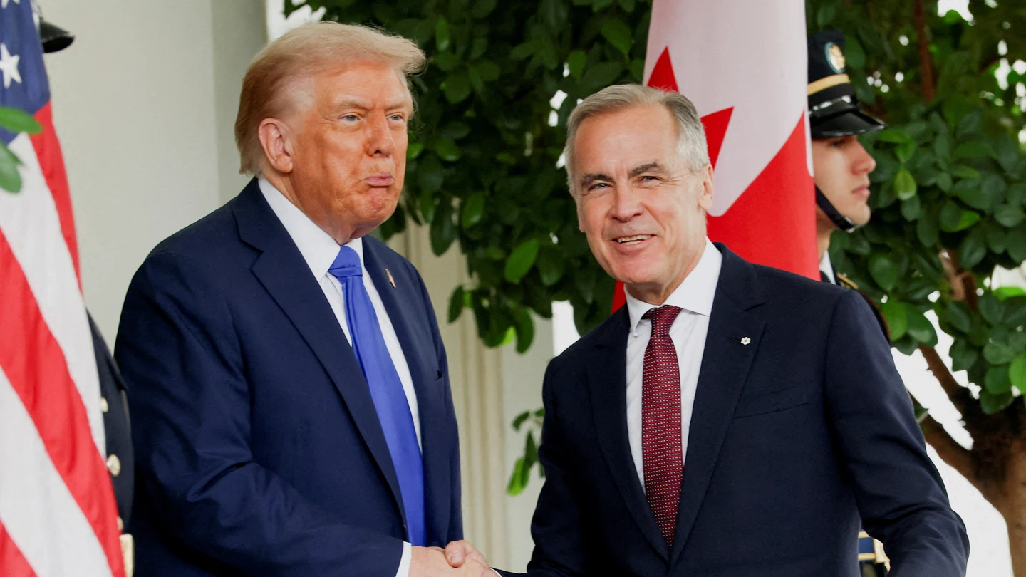 El presidente de EEUU, Donald Trump, recibe al primer ministro de Canadá, Mark Carney, en la Casa Blanca en una imagen de archivo El presidente de EEUU, Donald Trump, recibe al primer ministro de Canadá, Mark Carney, en la Casa Blanca en una imagen de archivo