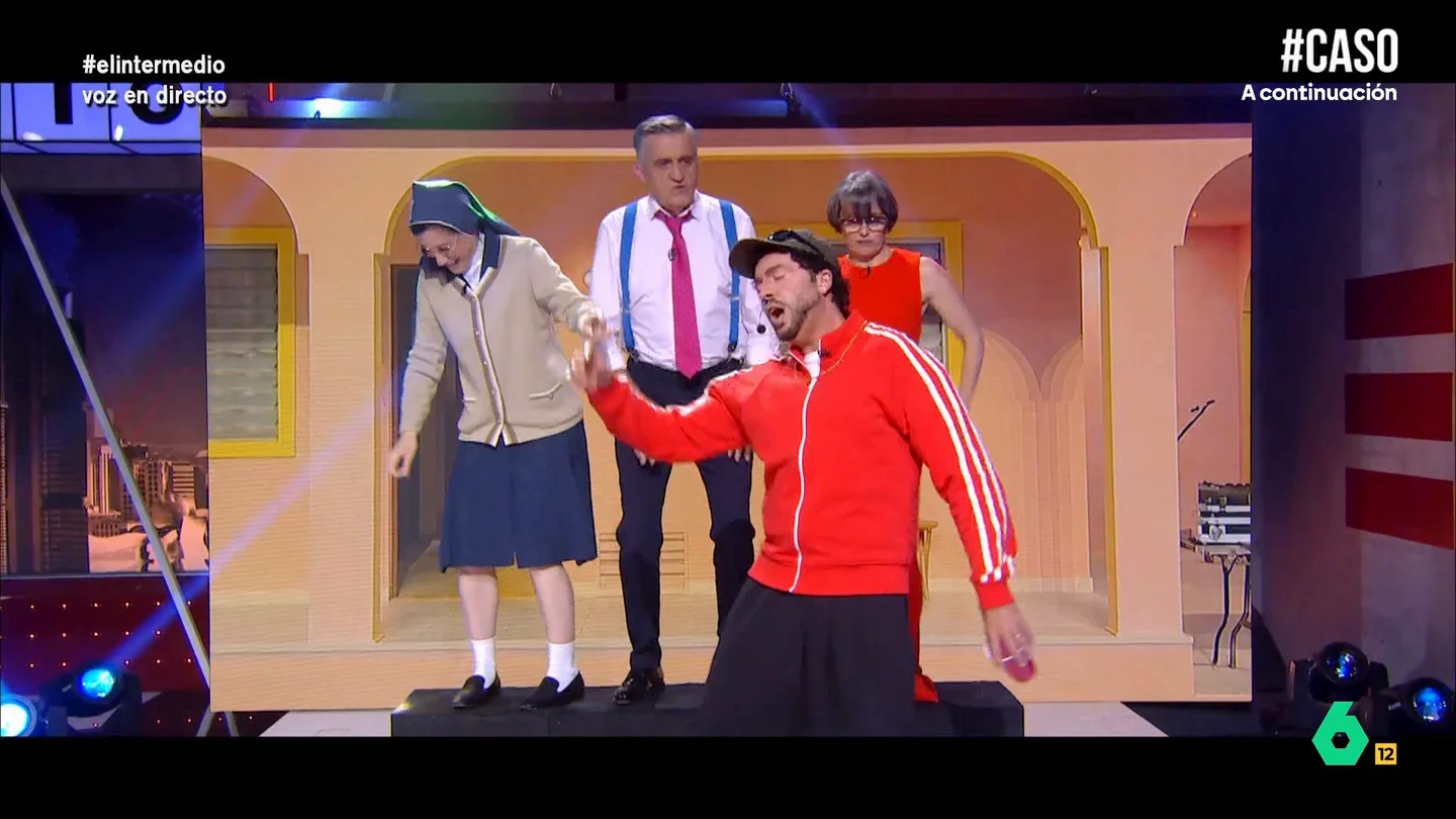 'Bad Bunny' zanja la polémica sobre la 'casita' Raúl Pérez se convertía en Bad Bunny en este momento que recupera El Intermedio y con 'casting' y versión de 'Café y Ron' mediante, hablaba sobre la polémica por la selección de personas para la 'casita' de sus conciertos.