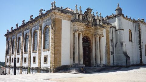 Exterior de la Biblioteca Joanina, Universidad de Coimbra (Portugal)