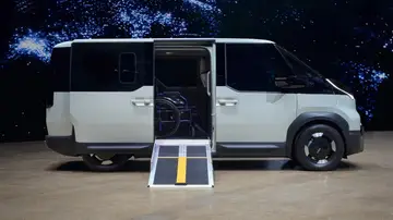Casi ningún fabricante diseña sus coches pensando en una silla de ruedas, pero Kia acaba de hacer algo diferente Casi ningún fabricante diseña sus coches pensando en una silla de ruedas, pero Kia acaba de hacer algo diferente