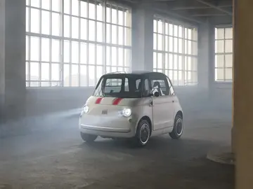 Llamarás la atención con el Fiat Topolino por su singular diseño, pero mucho más con su versión deportiva Llamarás la atención con el Fiat Topolino por su singular diseño, pero mucho más con su versión deportiva