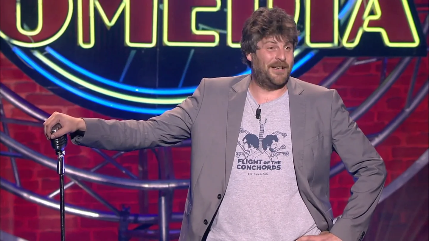 El monólogo de Raúl Cimas poniendo "a parir" a su mujer: "Dice 'anyway' para cambiar de tema, ¡en Albacete!" El monólogo de Raúl Cimas poniendo "a parir" a su mujer: "Dice 'anyway' para cambiar de tema, ¡en Albacete!"