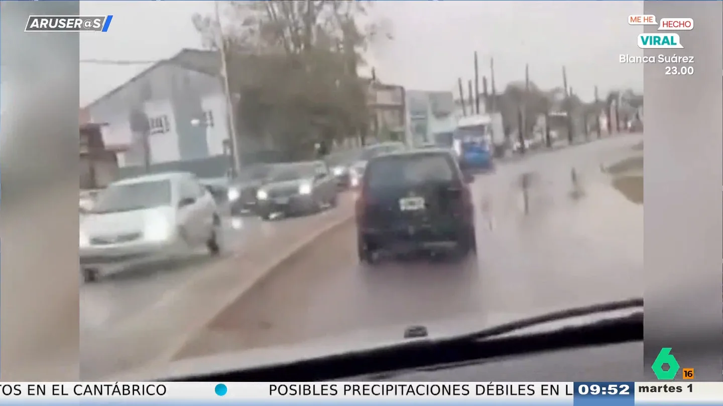 La cómica reacción de un hombre tras llevar su coche al taller y verlo circulando por la carretera como Uber: "Para cagarse de risa" La cómica reacción de un hombre tras llevar su coche al taller y verlo circulando por la carretera como Uber: "Para cagarse de risa"