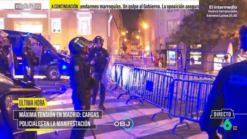 Gases lacrim&oacute;genos y cargas policiales en la manifestaci&oacute;n de Madrid: grupos ultras revientan la protesta