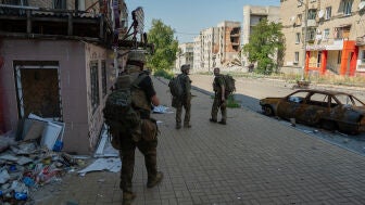 Soldados ucranianos en una ciudad de Donetsk