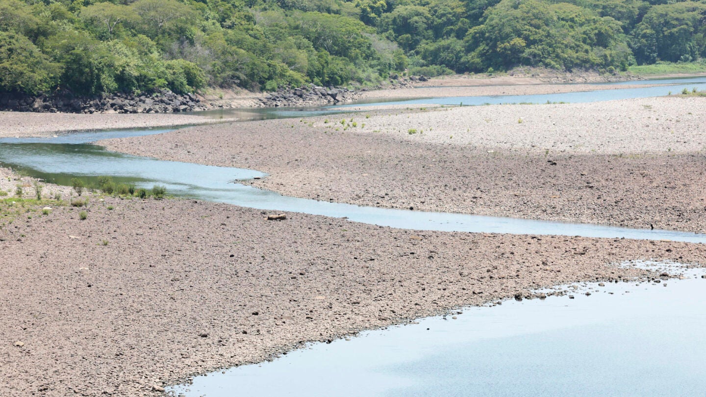 Un tramo del R&iacute;o Lempa, casi seco por El Ni&ntilde;o