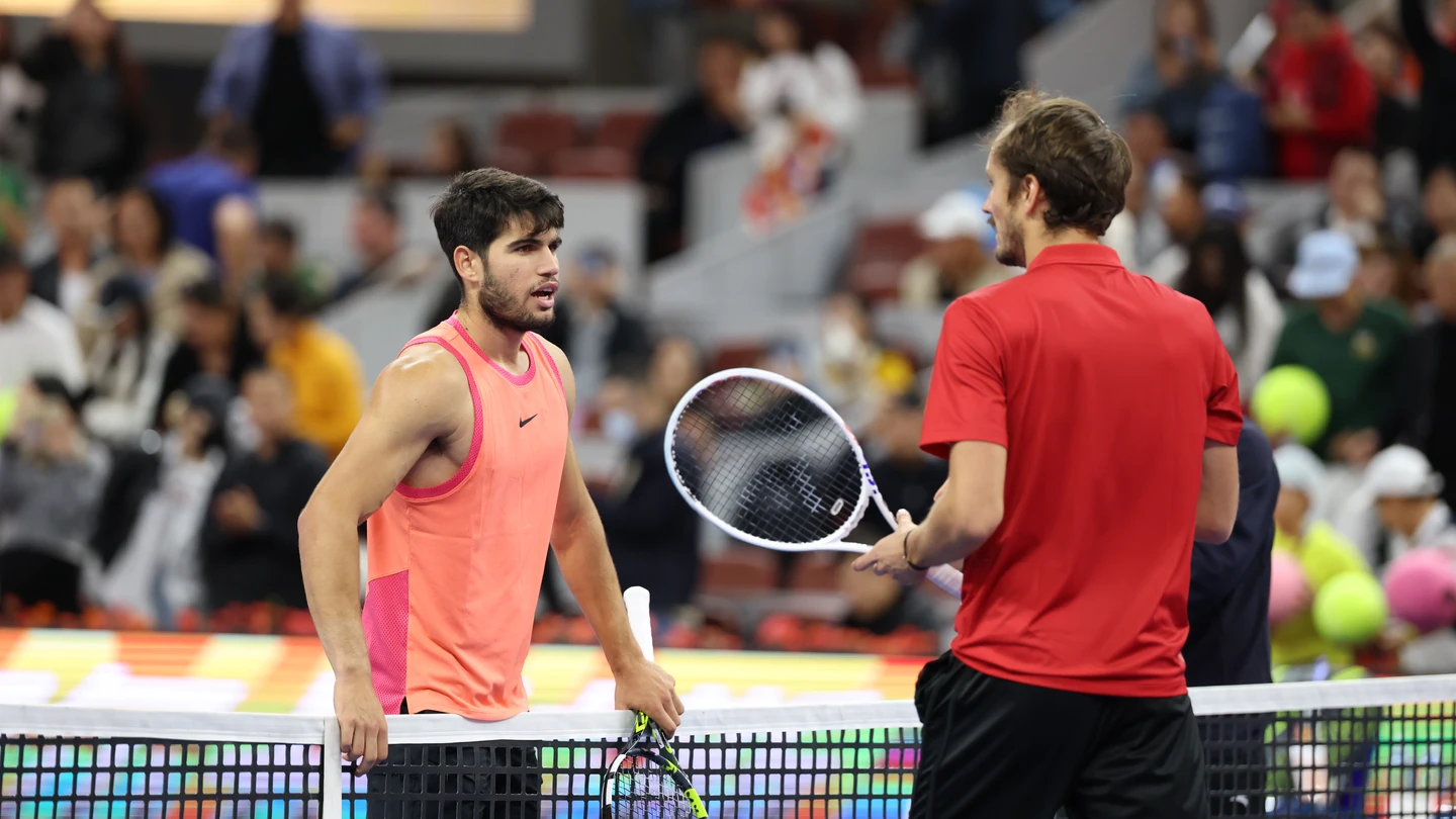 Carlos Alcaraz y Daniil Medvedev Carlos Alcaraz y Daniil Medvedev