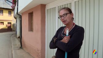 La due&ntilde;a de un albergue del Camino de Santiago reconoce que pinta flechas para guiar a los peregrinos a su negocio: "Por el otro lado no hay fuentes"