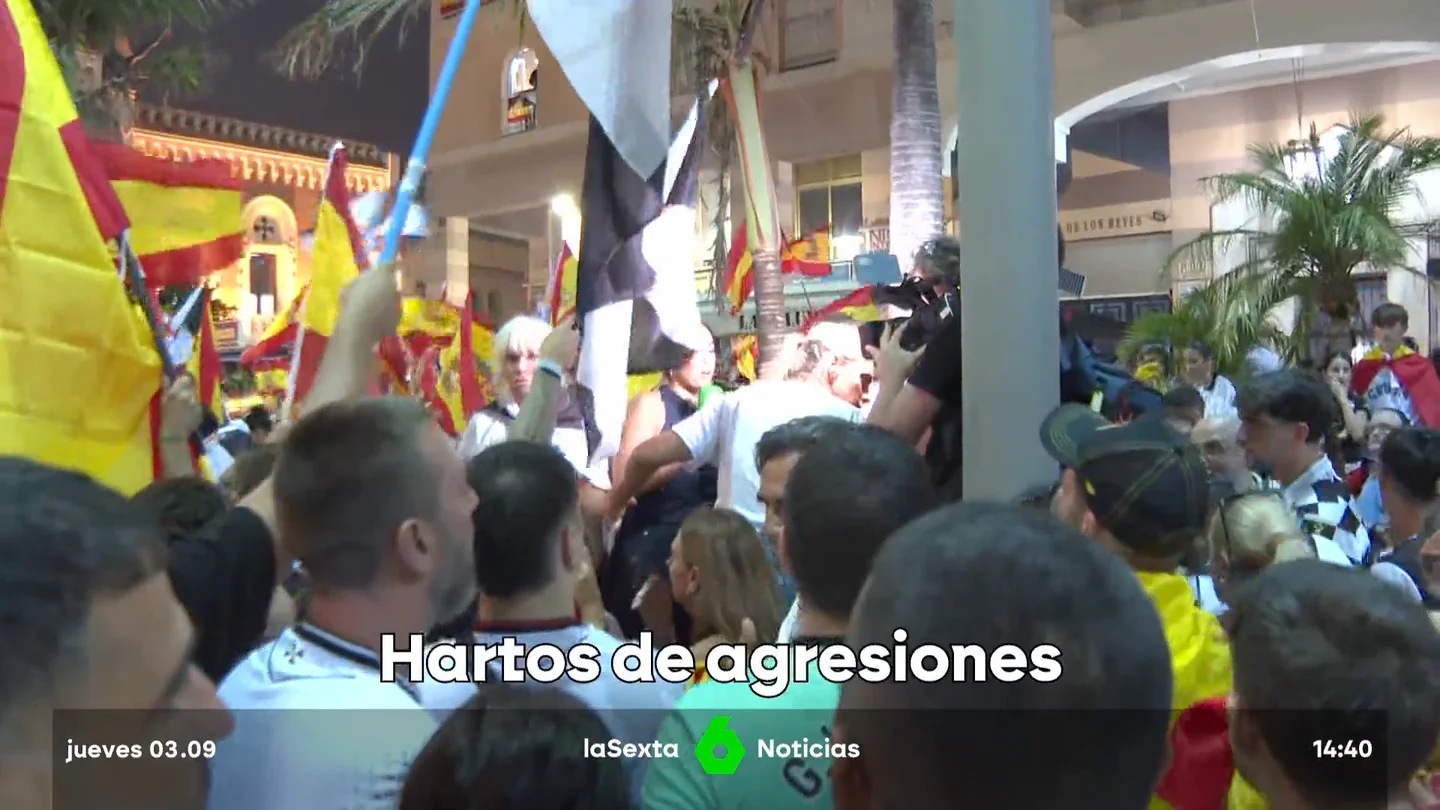 Informar entre gritos, insultos y zarandeos: los periodistas sufren ataques en las manifestaciones por la crisis de Ceuta Informar entre gritos, insultos y zarandeos: los periodistas sufren ataques en las manifestaciones por la crisis de Ceuta