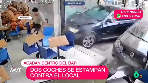 Un hombre estampa dos coches contra un bar en Mallorca: ni tenía carnet ni había conducido jamás un automático Todo apunta a que el jefe del conductor le había pedido que le aparcara el coche. Al no tener carnet ni haber conducido nunca un vehículo automático, pisó el acelerador, arramplando con todo a su paso hasta chocar con el bar.