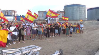 Los ceut&iacute;es siguen saliendo a la calle contra los asentamientos previstos por el Gobierno