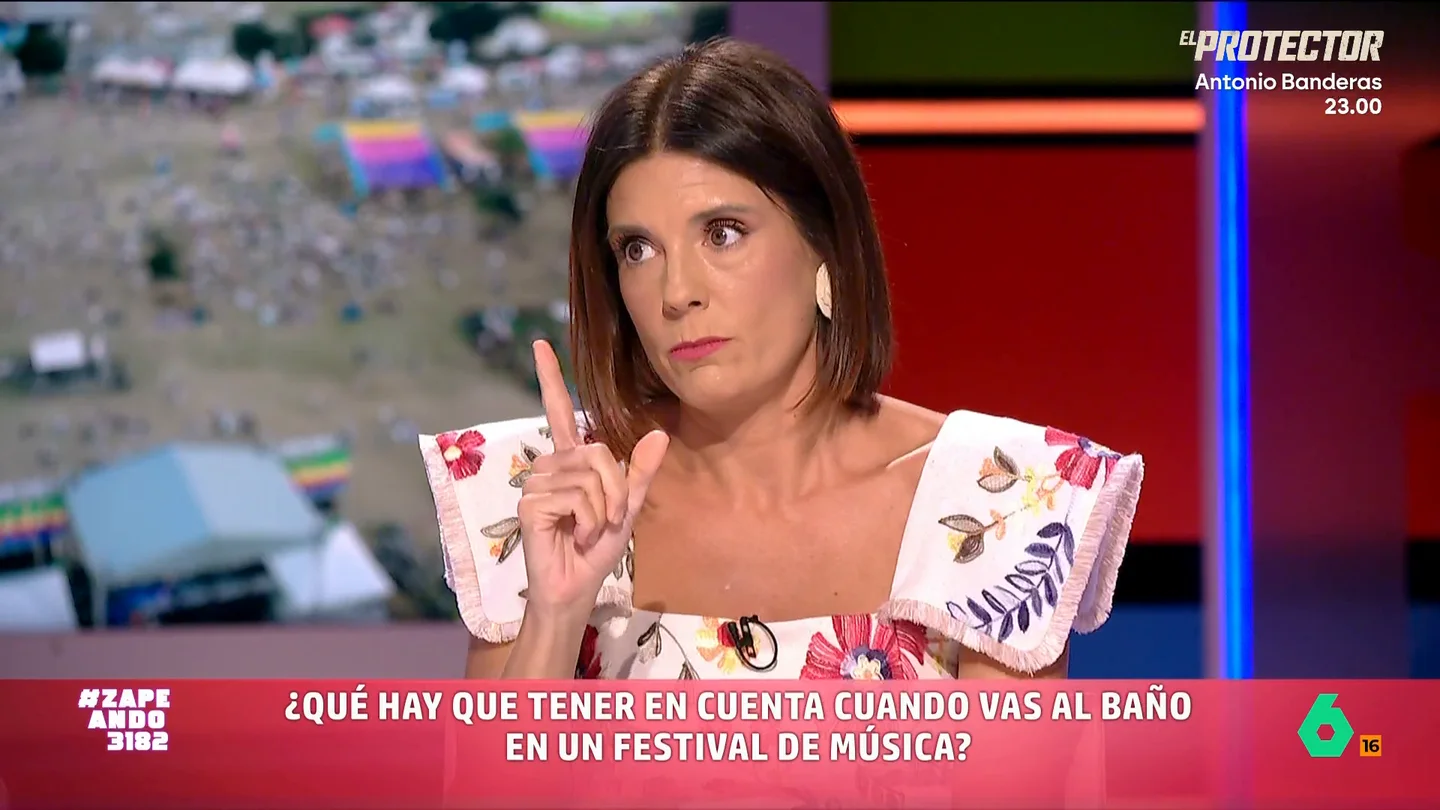 María José Gómez y Verdú explica cómo reaccionar si se nos cuelan en la cola del baño del festival María José Gómez y Verdú, experta en protocolo, explica qué hay que tener en cuenta cuando vamos al baño en un festival de música, desde la cola de espera, hasta el momento en que tenemos que pedir papel.