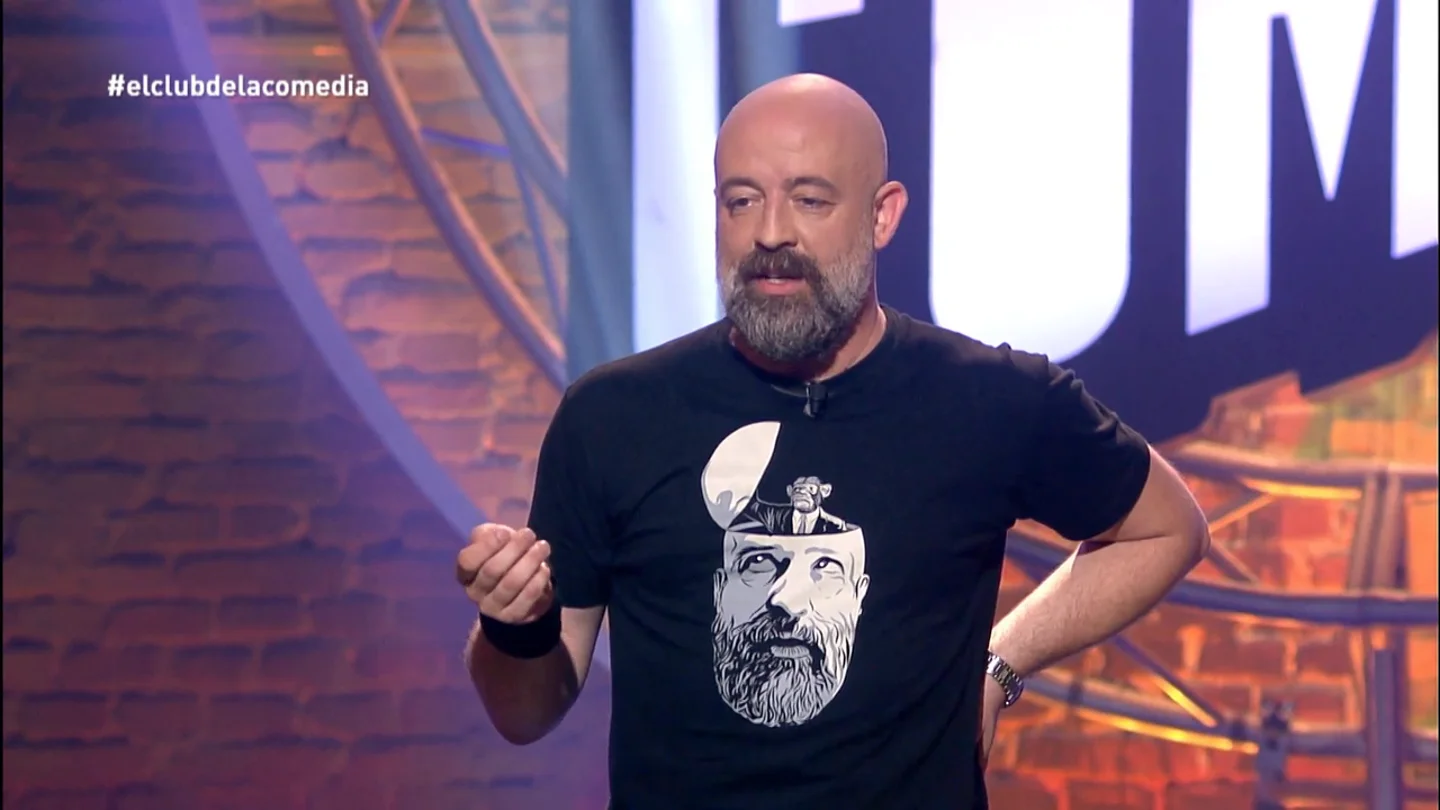 Monólogo | Goyo Jiménez explica por qué los hombres no bailan y las mujeres sí: "A ellas les encanta, pero no contigo" Monólogo | Goyo Jiménez explica por qué los hombres no bailan y las mujeres sí: "A ellas les encanta, pero no contigo"