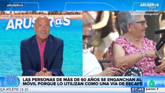  Alfonso Ar&uacute;s, al descubrir que los mayores de 60 se enganchan al m&oacute;vil: "Estoy en zona de riesgo"