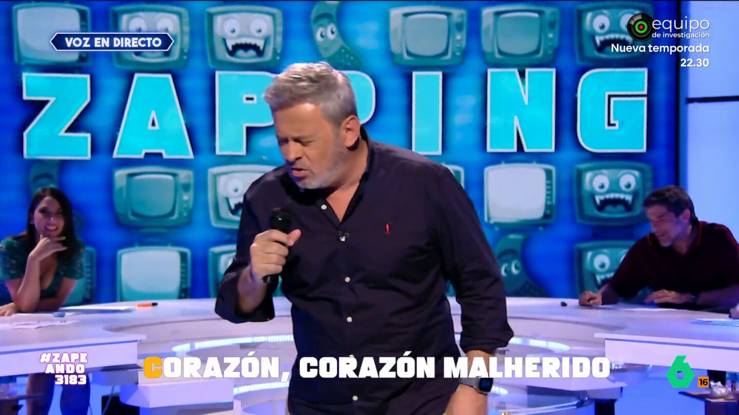 El presentador de Zapeando toma ejemplo de Mauricio, un concursante del programa musical chileno 'Fiebre de canto'. El chico canta 'Si tu no vuelves', de Bos&eacute;, y destaca por su falta de afinaci&oacute;n. 