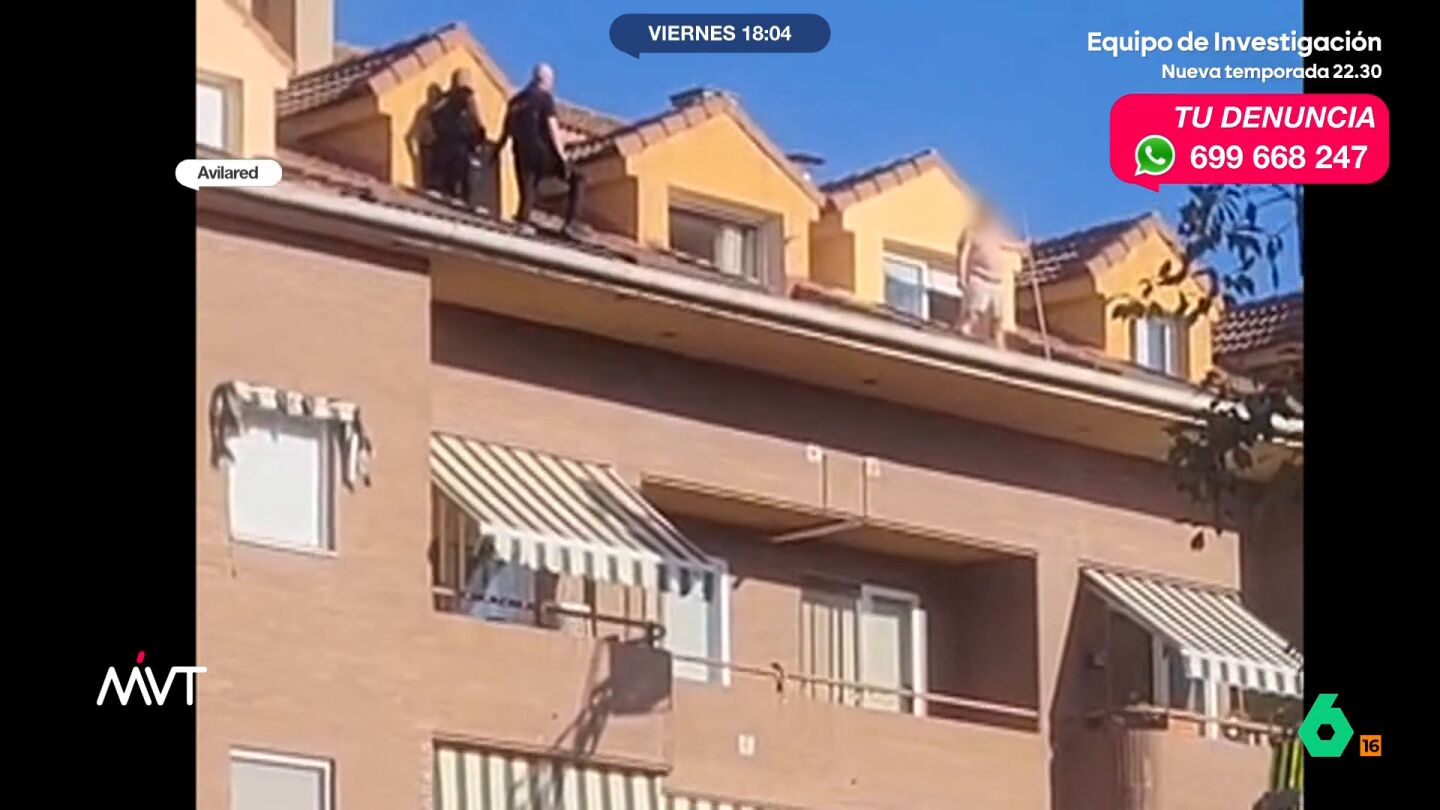 Los negociadores, que adem&aacute;s son instructores en la Escuela Nacional de Polic&iacute;a de &Aacute;vila, consiguieron, despu&eacute;s de cinco horas, que el hombre volviera al interior de la casa. 