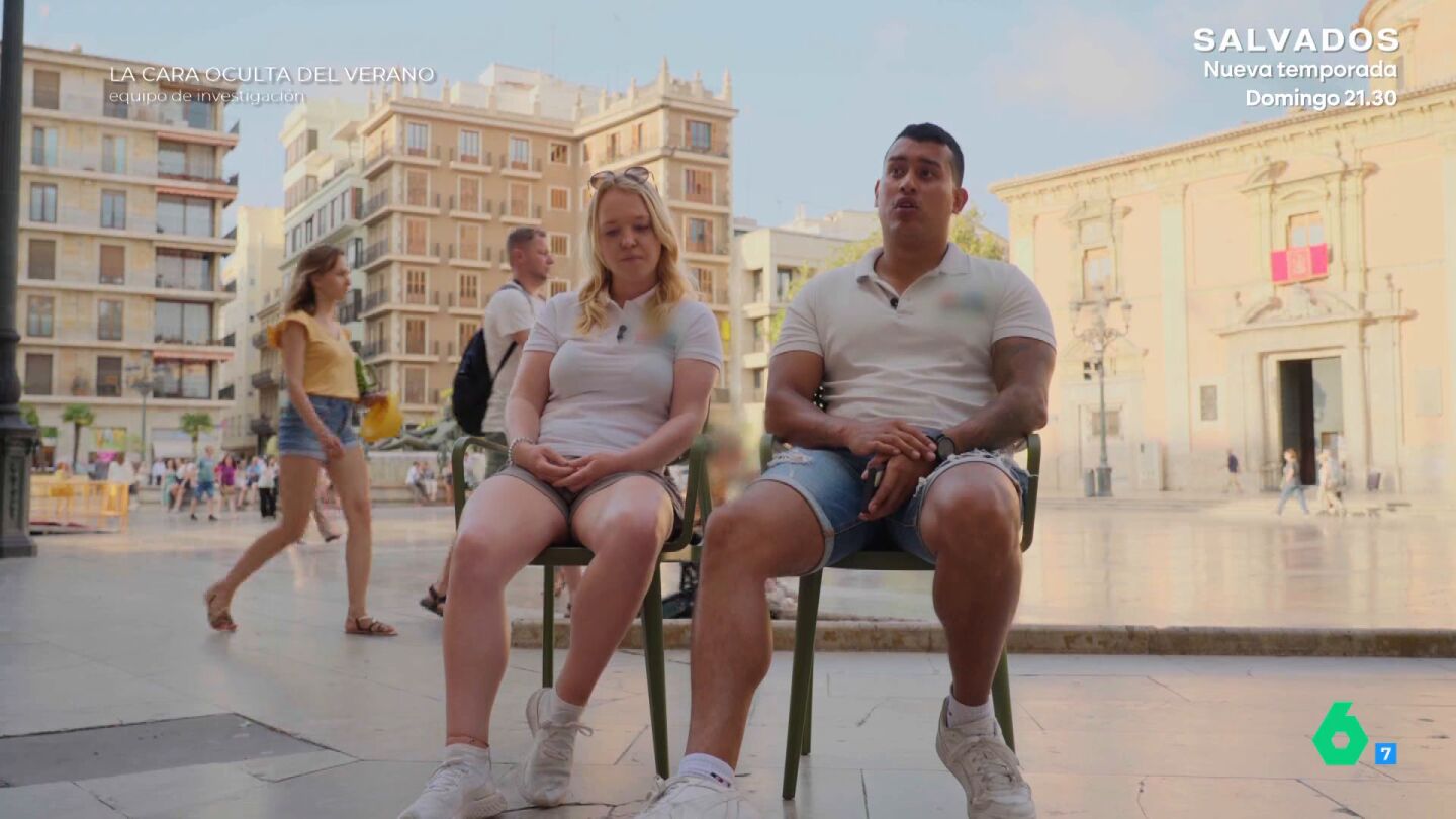 Camilo y Fiona, exgu&iacute;as de una empresa de 'free tour', comparten con Equipo de Investigaci&oacute;n sus condiciones de trabajo como falsos aut&oacute;nomos: "Si no hab&iacute;a turistas, no cobramos ni trabajamos ese d&iacute;a".