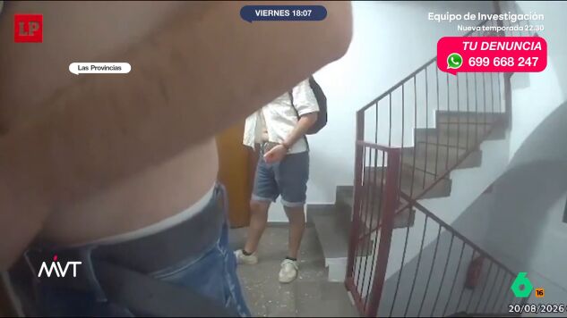 Los due&ntilde;os estaban de vacaciones cuando vieron, a trav&eacute;s de este artilugio, que un hombre estaba manipulando la cerradura de su domicilio. A trav&eacute;s de la mirilla se comunicaron con &eacute;l para advertirle que hab&iacute;an llamado a la polic&iacute;a. 