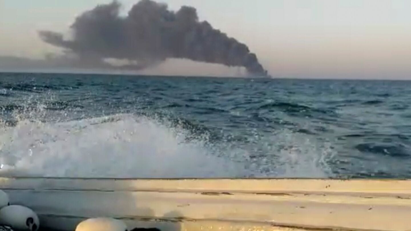 Barco incendiado cerca de Jarg