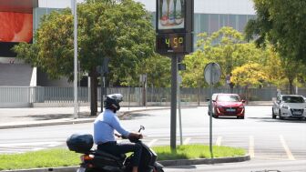 El term&oacute;metro, marcando 45 grados