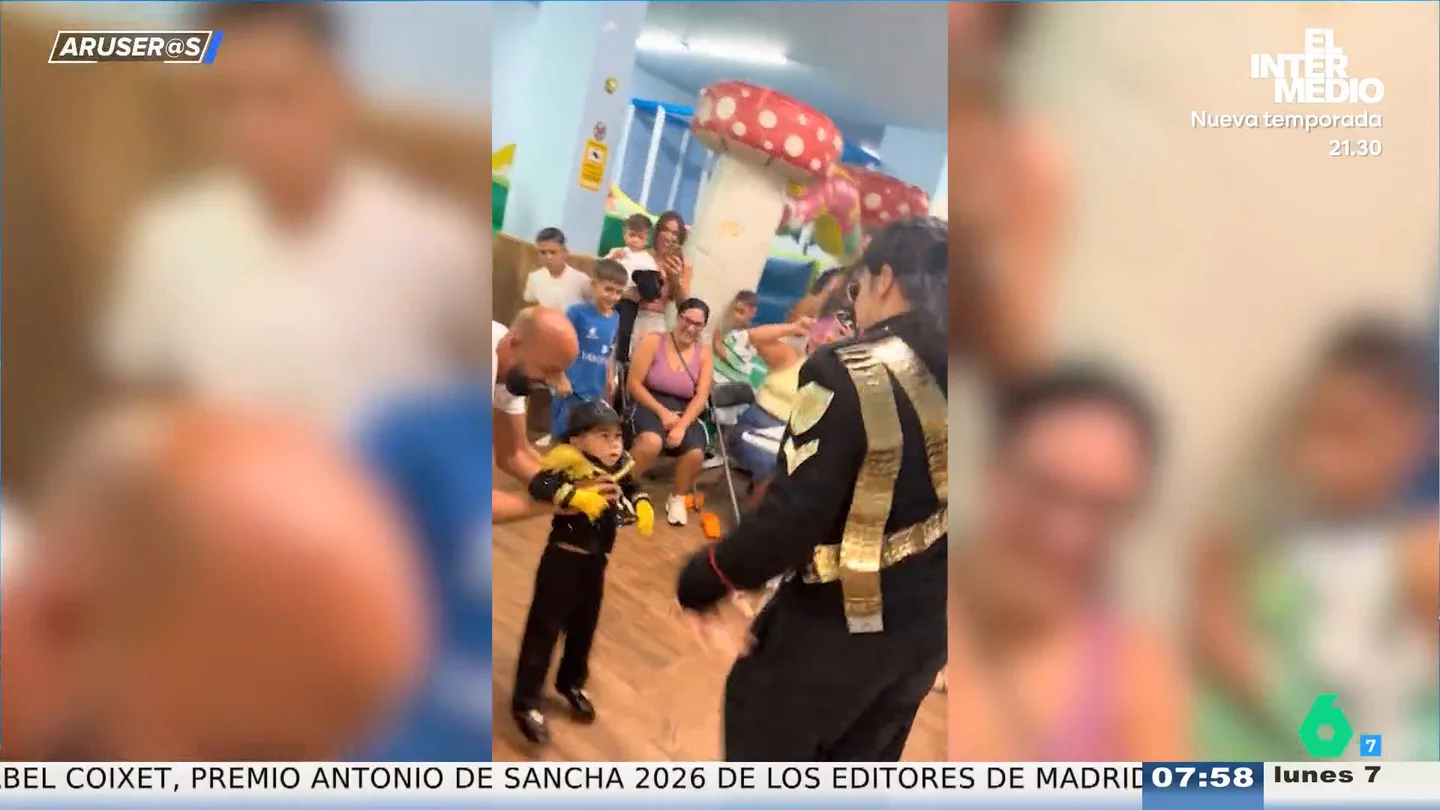 La viral reacción de un niño al ver a 'Michael Jackson' en su fiesta de cumpleaños La viral reacción de un niño al ver a 'Michael Jackson' en su fiesta de cumpleaños