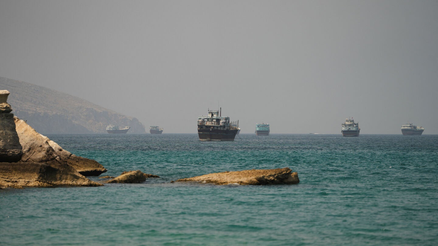Vista del estrecho de Ormuz desde Musandam (Om&aacute;n) el 6 de septiembre de 2026