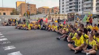 Catalu&ntilde;a inicia el curso escolar con una huelga educativa: los sindicatos rechazan la "falsa normalidad" del Govern