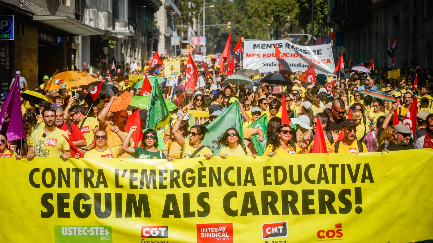 Docentes durante la manifestación por la huelga educativa, a 8 de septiembre de 2026, en Barcelona, Catalunya (España). Docentes durante la manifestación por la huelga educativa, a 8 de septiembre de 2026, en Barcelona, Catalunya (España).