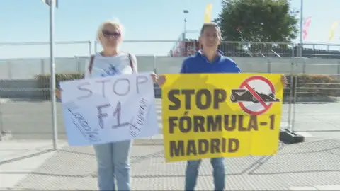 Personas pidiendo el fin de la F1 en Madrid Personas pidiendo el fin de la F1 en Madrid