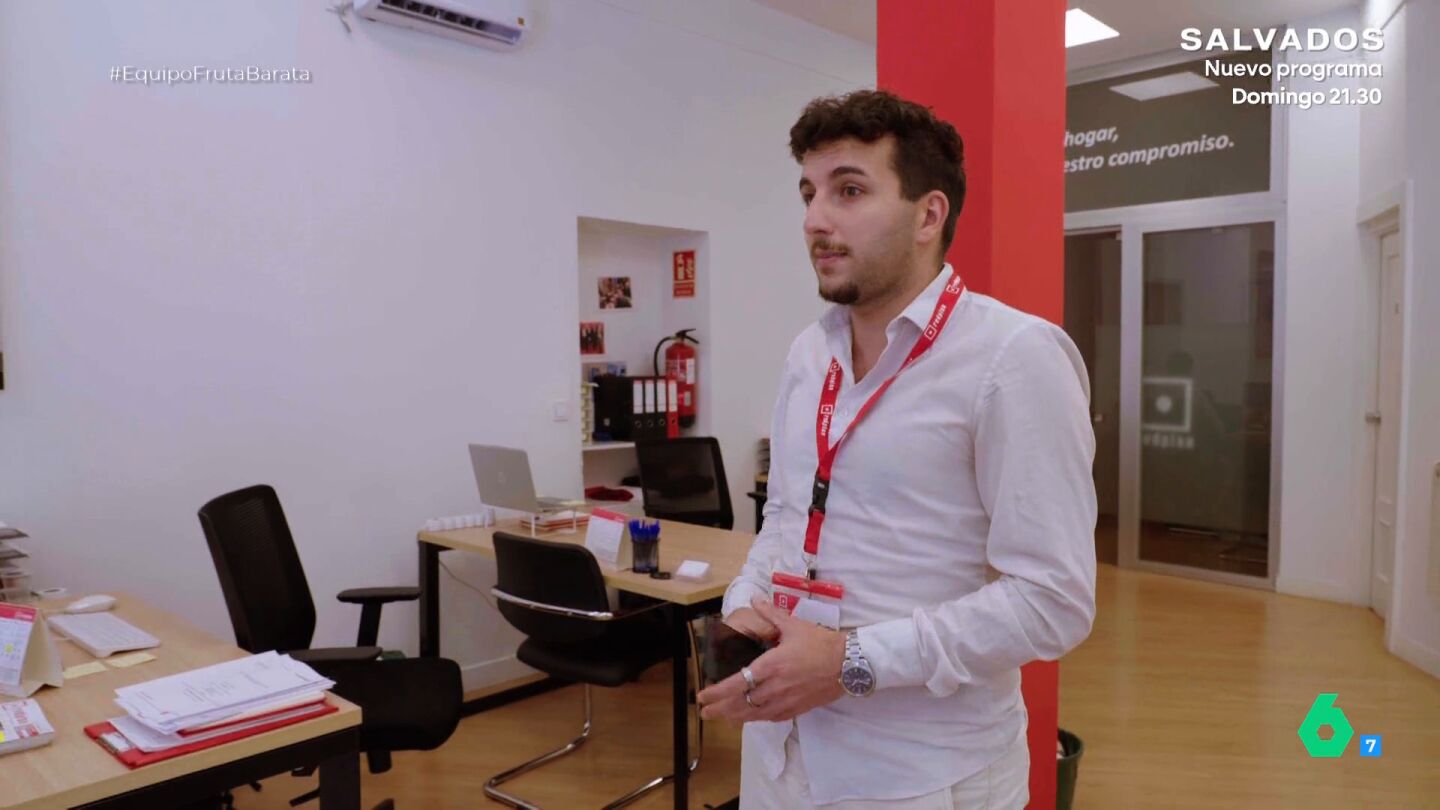 Lo que antes eran relojer&iacute;as, peluquer&iacute;as, pasteler&iacute;as y hasta autoescuelas hoy en d&iacute;a son fruter&iacute;as 'low cost'. Equipo de Investigaci&oacute;n analiza este fen&oacute;meno con un agente inmobiliario y un experto en apertura de negocios.