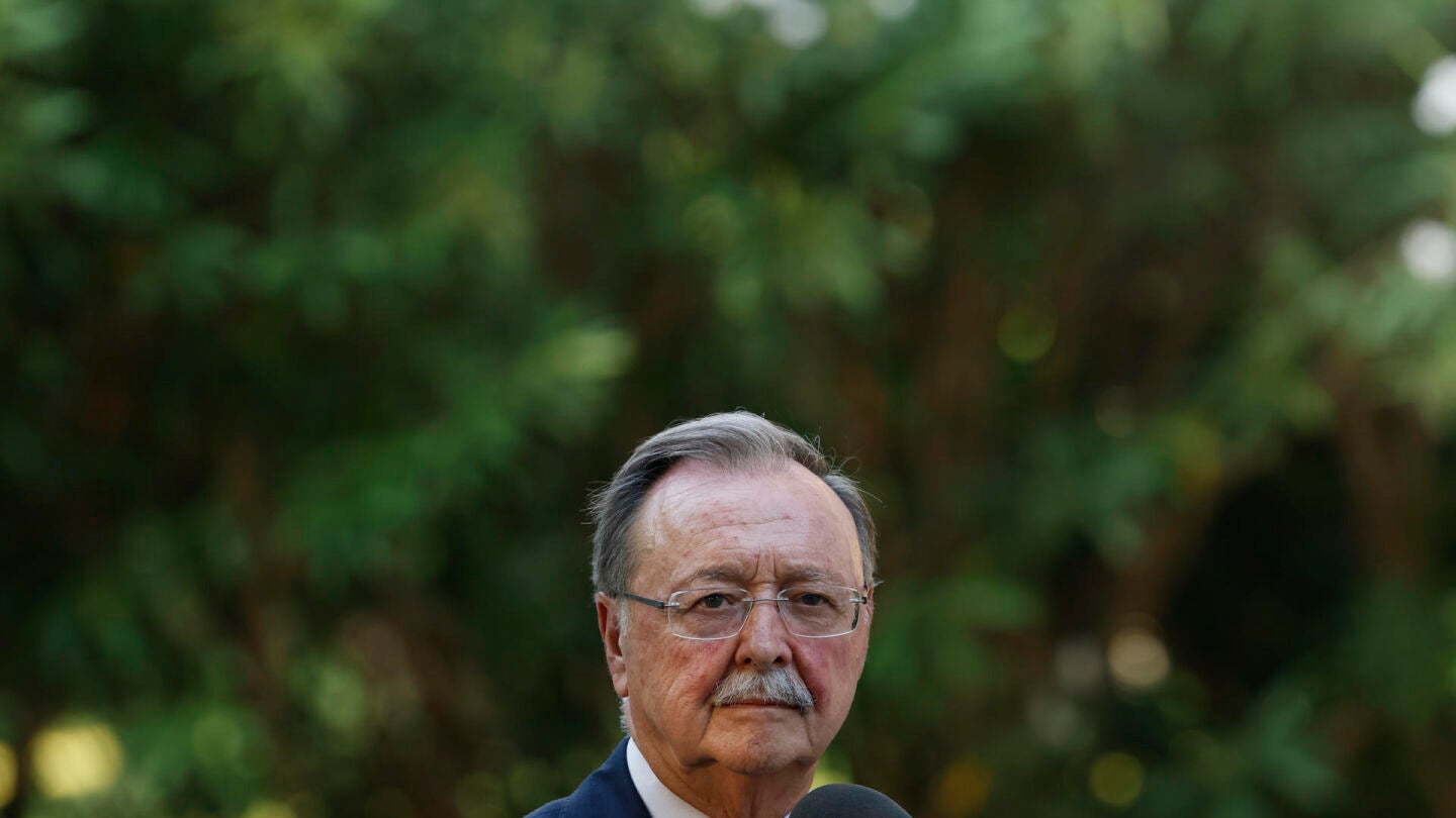 Vivas dice que Moncloa le pidi&oacute; d&iacute;as antes de la crisis "que no llamara m&aacute;s" porque se estaba poniendo "muy pesado"