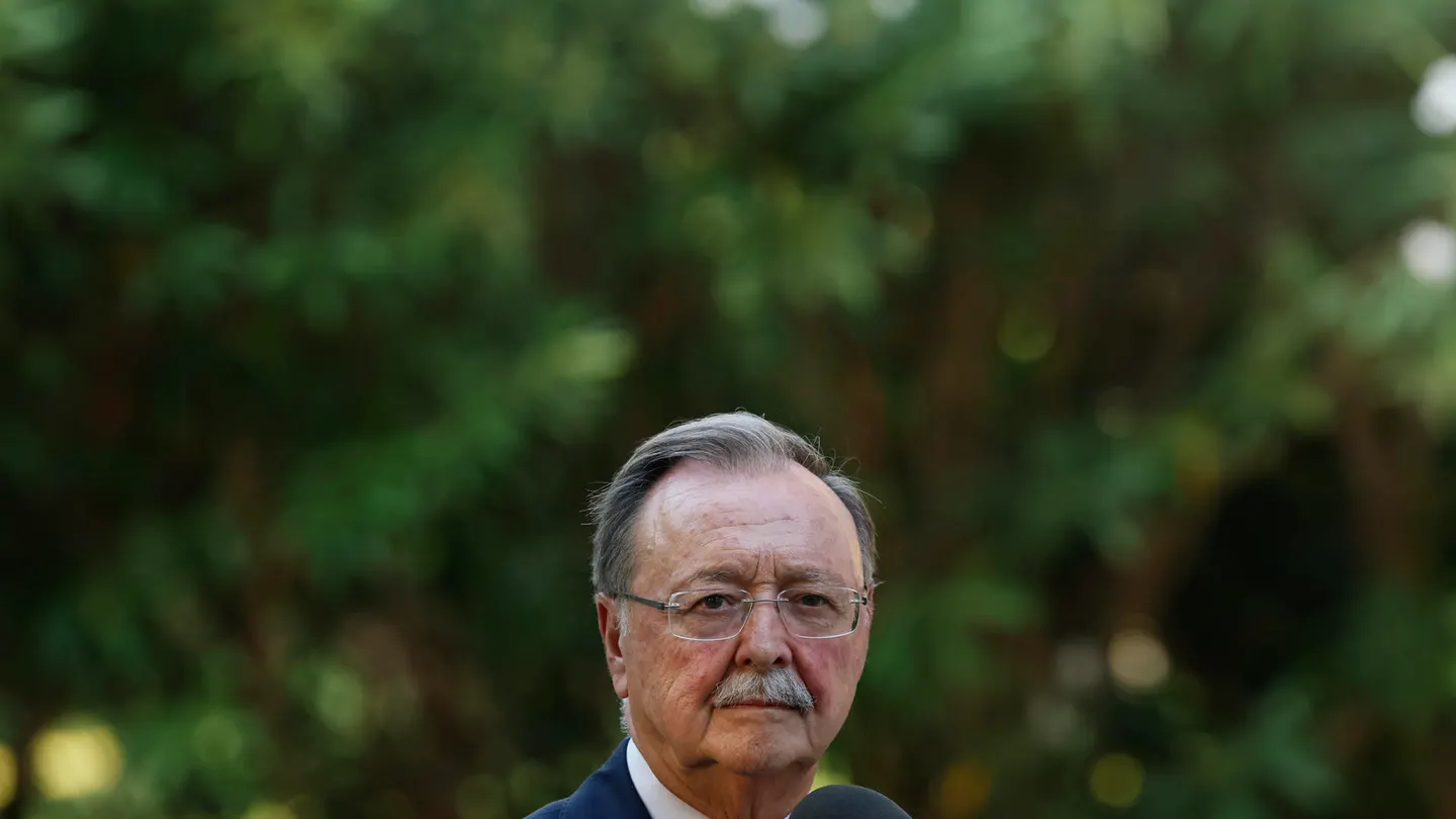 Vivas dice que Moncloa le pidió días antes de la crisis "que no llamara más" porque se estaba poniendo "muy pesado" Vivas dice que Moncloa le pidió días antes de la crisis "que no llamara más" porque se estaba poniendo "muy pesado"